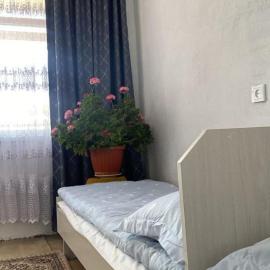 Pari Guest House, hotelli kohteessa Kaji-Say