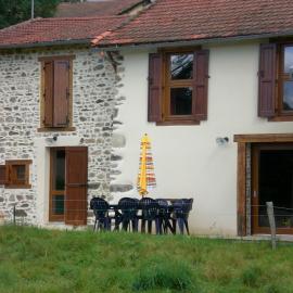 Maison de campagne en Auvergne, hotel i Champagnac-le-Vieux
