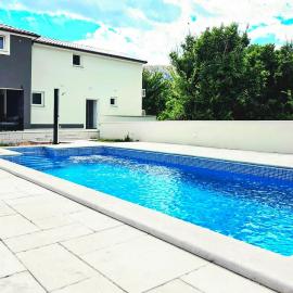 Awesome Home In Baska