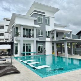 Private Pool Retreat, Langkawi Villa w/ Karaoke by Zervin