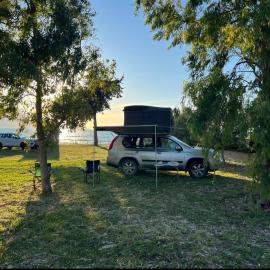 4x4 RoofTent Camper Offroad, hotel in Tirana