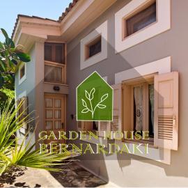 D BERNARDAKI Garden House, hotel i Mytilini