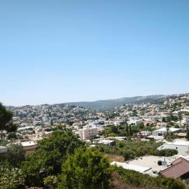 בית רזליאן - נוף בשכונה, hotel i Dāliyat el Karmil