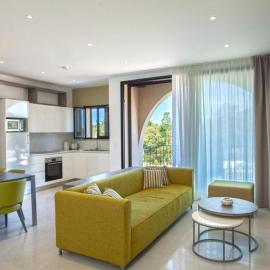 Appartement E RONDINELLE 3, hotel in Belgodère