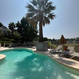 Villa Stella-Jacuzzi, Piscine, Calme-Parking, hotel in Les Issambres