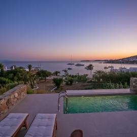 Only yours , Mykonos - Private pool & sea view suites near Scorpios, hotel in Paraga
