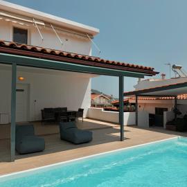 Seaview Complex with Pool