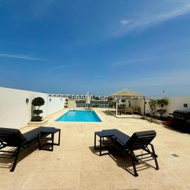 Lux 4 with Assistance room with Pool and Sea View