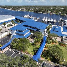 Pirate's Cove Resort and Marina - Stuart، فندق في ستيوارت