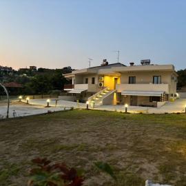 ΝΕΑΚΙΤΟΣ Luxury Apartments, hotel i Nikiti