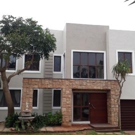 Sunshine Lodge, hotel in Jeffreys Bay