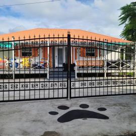 Potcake Villa "Vacation with Heart Villa Donates to Rescue Dogs", hotel in Grand Turk