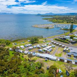 Motuoapa Bay Holiday Park, hotel in Turangi