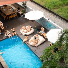 Surf & Party - Hostel Somewhere Else