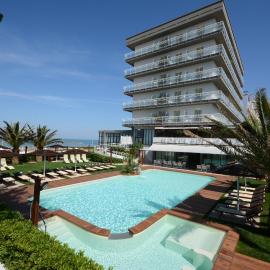 Hotel Spiaggia, hotel em Pesaro