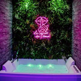 Le secret des déoux love room, hotel Forcalqueiret városában