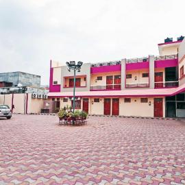 Hotel O Chaitdeep Palace Lawn and Guest House