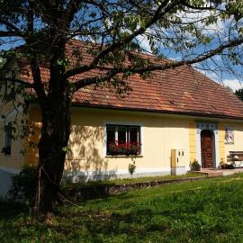 Počitniška hiša pod RAJHOVKO, hotel em Ljubno