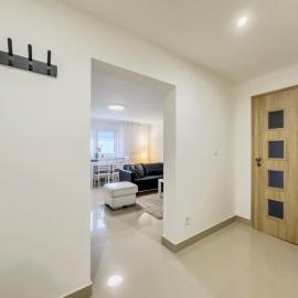 Quiet apartment by the center, hotelli kohteessa Lučenec