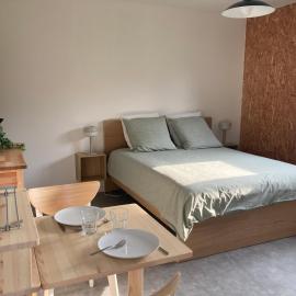 Chambre calme et spacieuse pour amoureux de la nature, hotel in Le Longeron