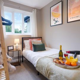 Room close to city โรงแรมในLoughton