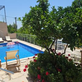 Apartment Cezar, hotel in Krimovice