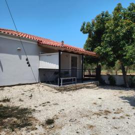 Avocado house, hotel v mestu Finikounta