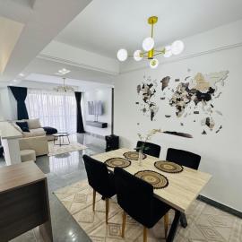 Riverside Lux 2bedroom condo، فندق في نيروبي