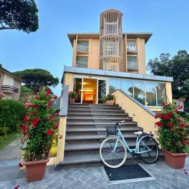 Hotel Florida Tirrenia, ξενοδοχείο σε Tirrenia