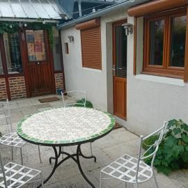 Gite Maisonnette avec terrasse - hyper centre Amboise