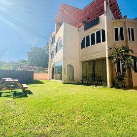 Family Fun Private Pool Villa with KTV, BBQ, PS5, POOL TABLE, KITCHEN just 2-Minute Drive to Tanjung Bungah Beach