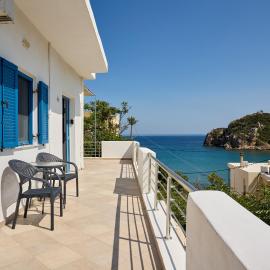 Thea Apartment 3，Emporeios的飯店