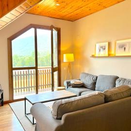 Apartament rústic amb encant i balcó by RURAL D'ÀNEU