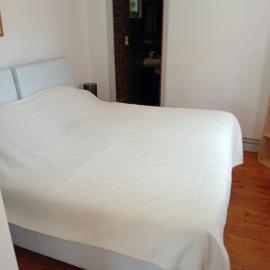 Studio les pivoines espace vert et terrasse, hotel in Saint-Alban-sur-Limagnole