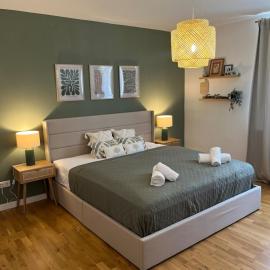 Gemütliches Apartment I Mitten in der Stadt Aschaffenburg I 5 Min HBF I Gegenüber City Galerie, hotel Aschaffenburgban