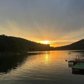 Cabana Lacul Surduc, khách sạn ở Surducu Mic