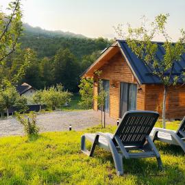 La Bârlog Loft, khách sạn ở Galeşu