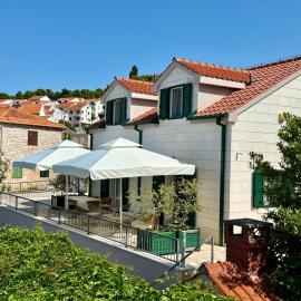 House Bianca Brac - New Listing - Experienced host