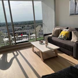 En hauteur, au pied du métro & 7mn du centre Lille, hotel in Mons-en-Baroeul