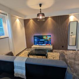 A fully renovated Alkov house, hotel in Upplands-Väsby