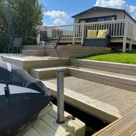Tattershall Lakes Jet Ski Lake 3 Bedroom Cabin with Private jet ski dock, hotel in Tattershall