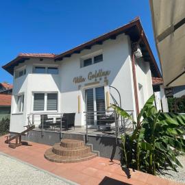 Villa Goldlux, hotel in Bihać