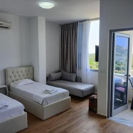 Amantius Apartments Borsh Himare, hótel í Borsh