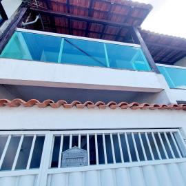 Casa com Ar e Varanda Espaçosa em Cabo Frio