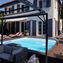 Bastide avec jardin arboré, piscine, proche plages, hotel em Cournonsec