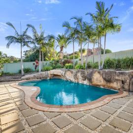 Sunny Pool Access Home for Family, hotel in Kenny Hill