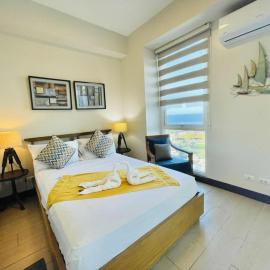 Mactan Newtown township staycation with pool access, hotel u gradu Lapu Lapu City