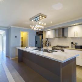 Modern 4BR Family Home in Tarneit Spacious Retreat, hotel a Tarneit