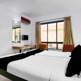 Townhouse Oak Margao Market, hotel in Goa