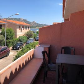 Appartamento con terrazzo vicino al mare